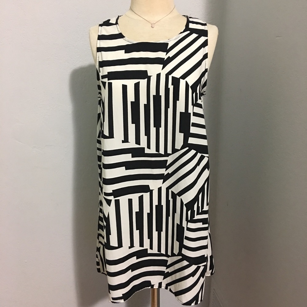 Black and White Geometric Print Dress